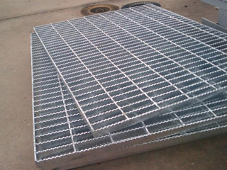 鋼格板的承受力過(guò)多會(huì)導(dǎo)致變形 鋼格板的承受力過(guò)多會(huì)導(dǎo)致變形